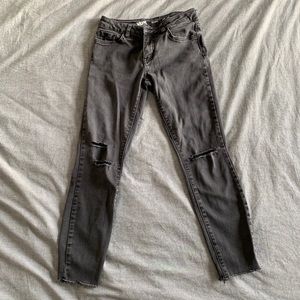 👟Vans🚀Black ripped skinny jeans